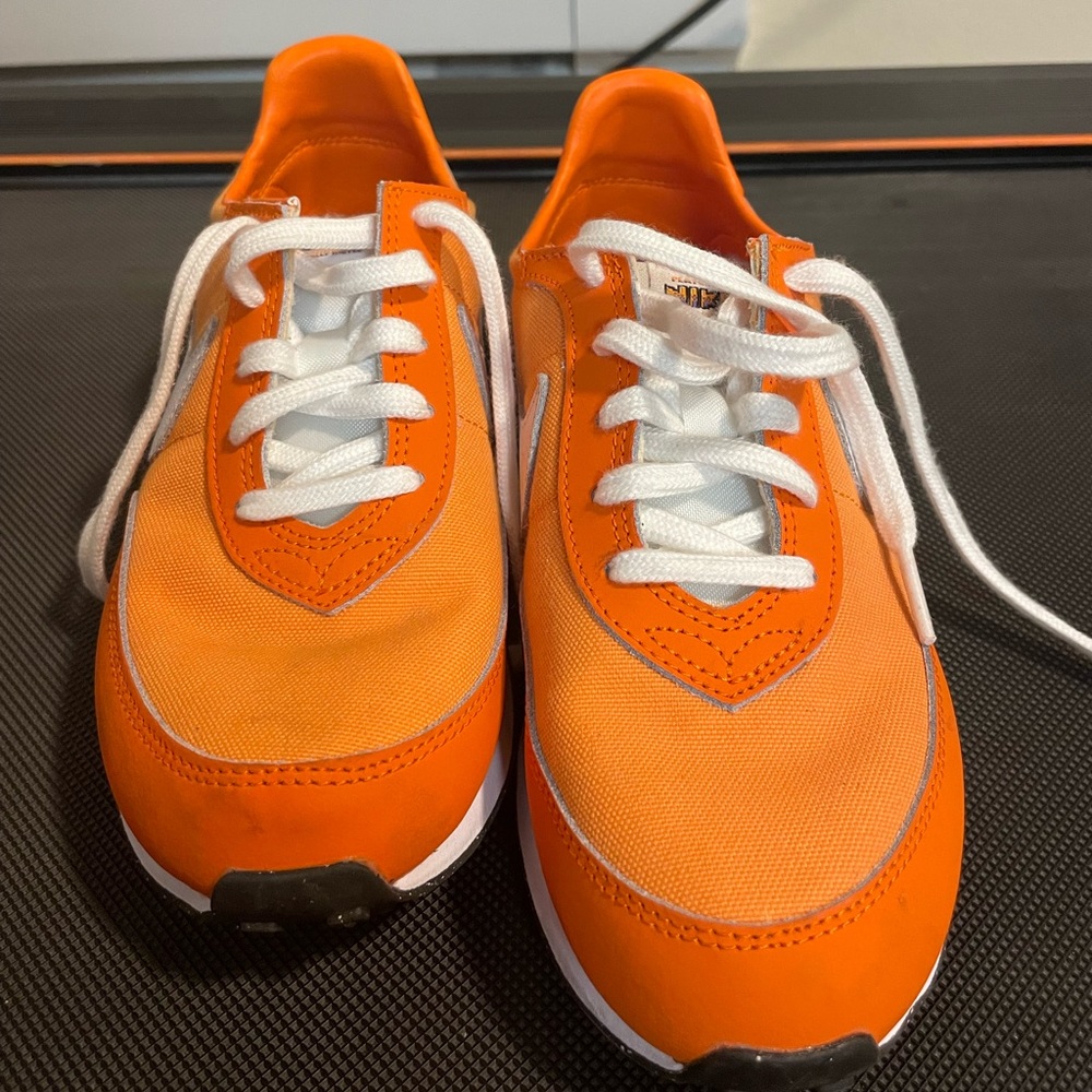 Nike Waffle Trainer 2 SE for kids (size3)